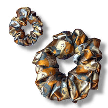 Load image into Gallery viewer, Pomeranian Faces Satin Scrunchie