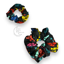 Load image into Gallery viewer, Present time Scrunchie
