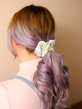 Load image into Gallery viewer, Pink snowflake Scrunchie
