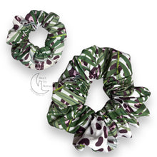 Load image into Gallery viewer, Tropical leopard print Scrunchie
